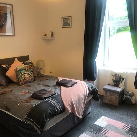Captivating 2-Bed Apartment In Isle Of Bute Ротсей Екстериор снимка
