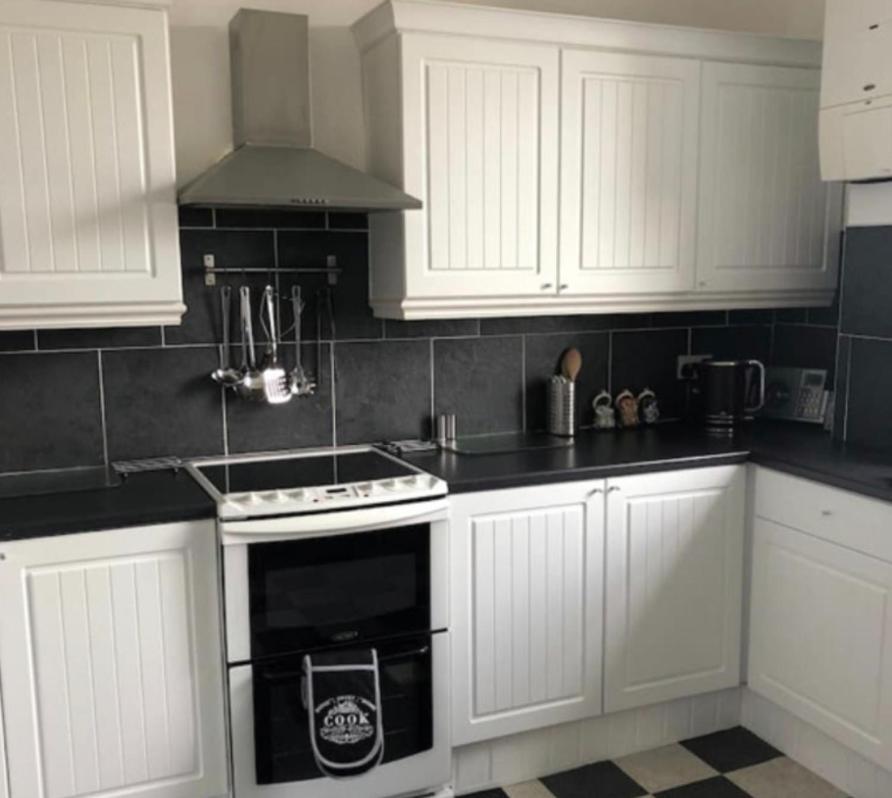 Captivating 2-Bed Apartment In Isle Of Bute Ротсей Екстериор снимка
