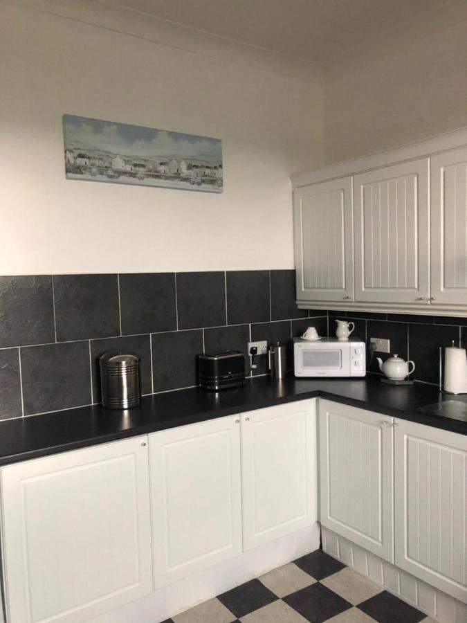 Captivating 2-Bed Apartment In Isle Of Bute Ротсей Екстериор снимка