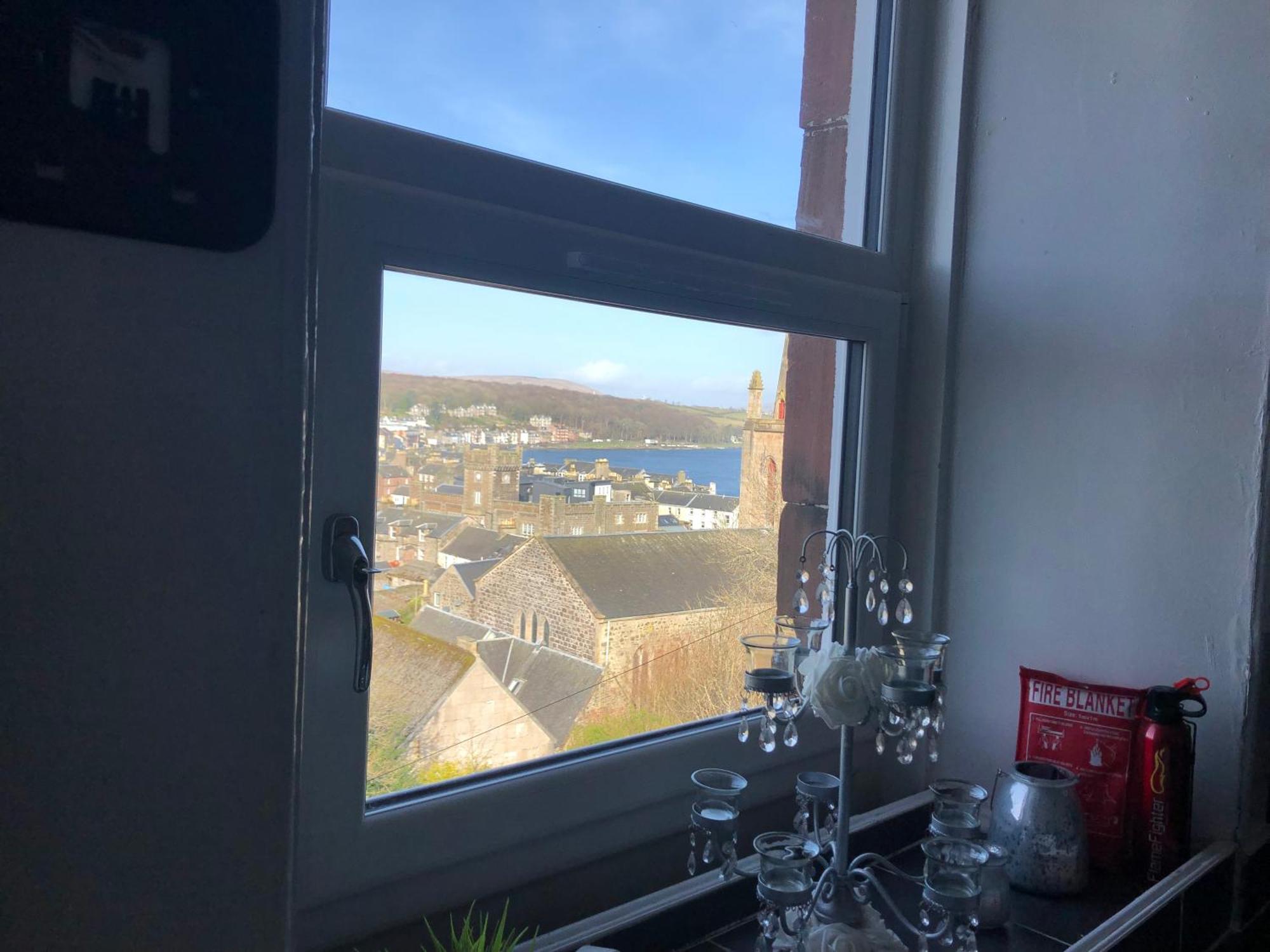 Captivating 2-Bed Apartment In Isle Of Bute Ротсей Екстериор снимка