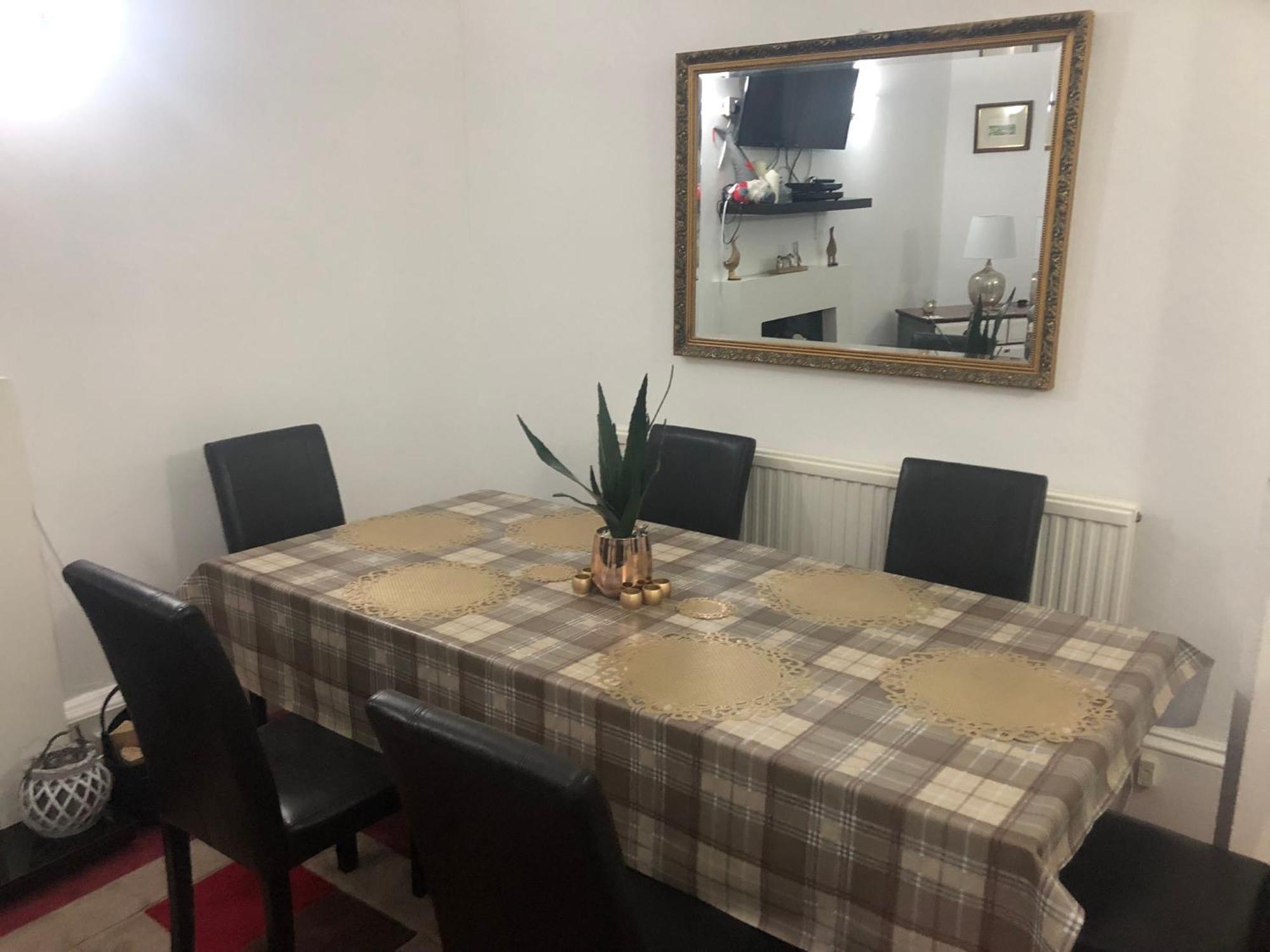 Captivating 2-Bed Apartment In Isle Of Bute Ротсей Екстериор снимка