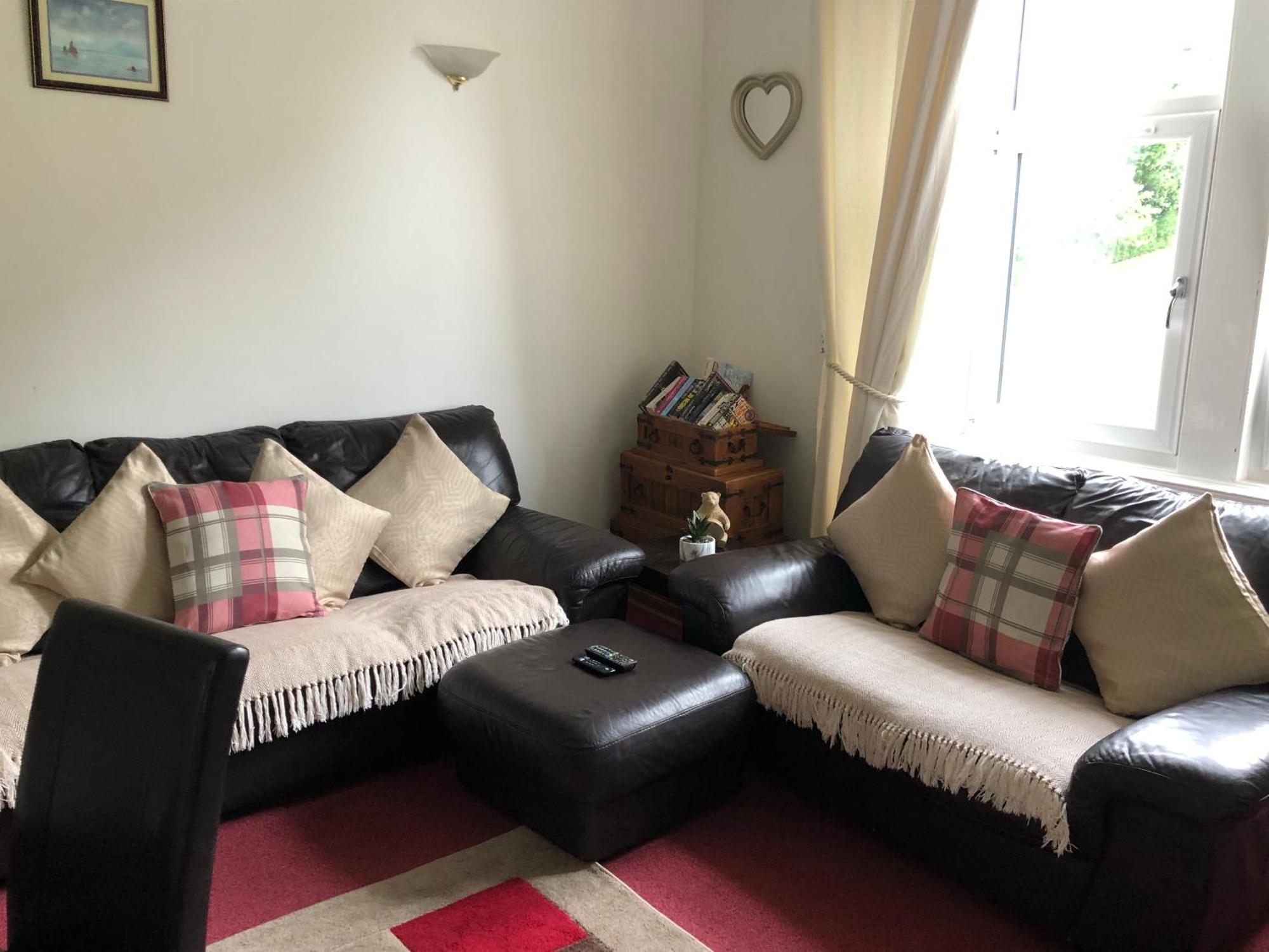 Captivating 2-Bed Apartment In Isle Of Bute Ротсей Екстериор снимка